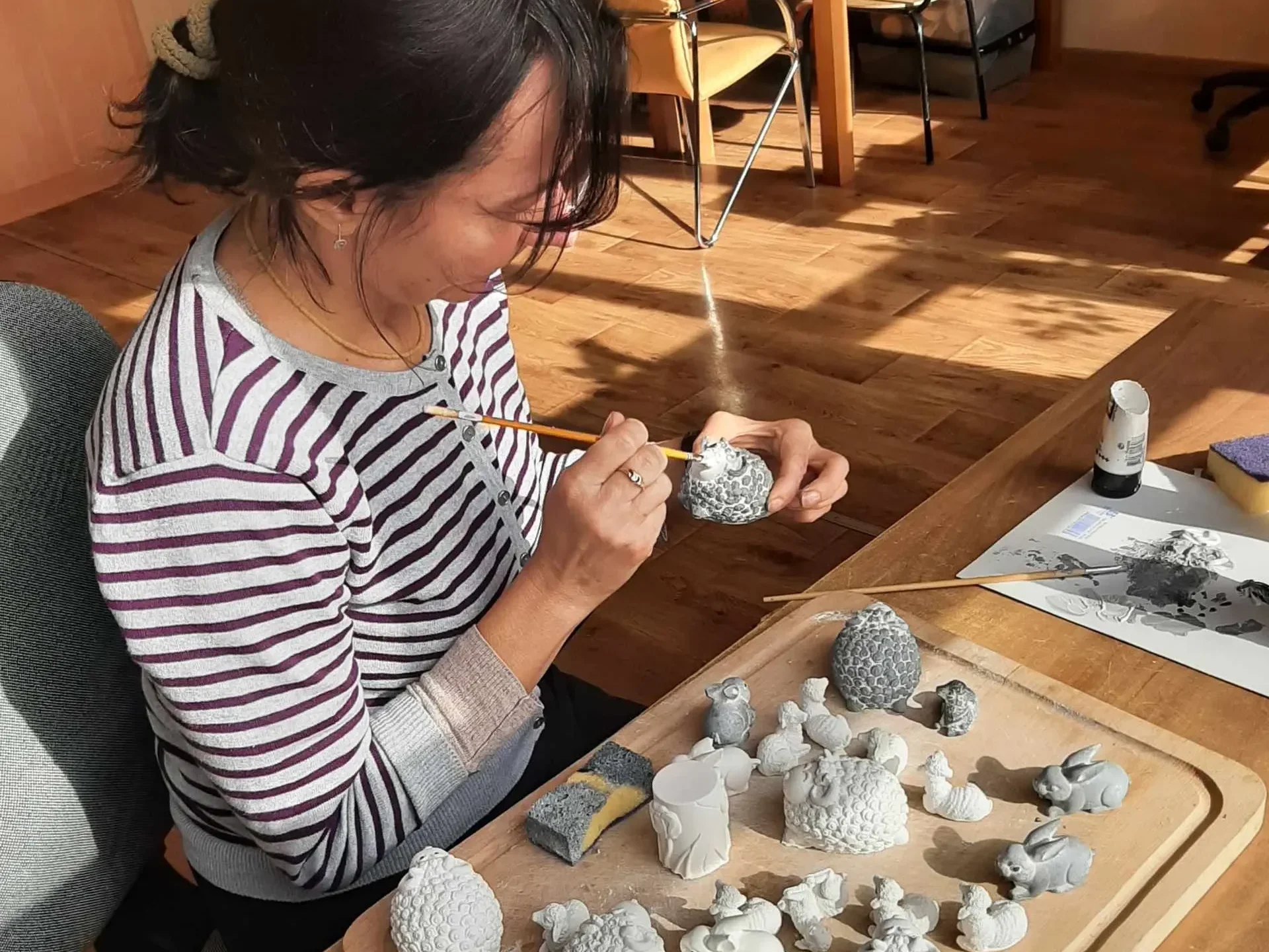 Podopieczna wykonująca prace