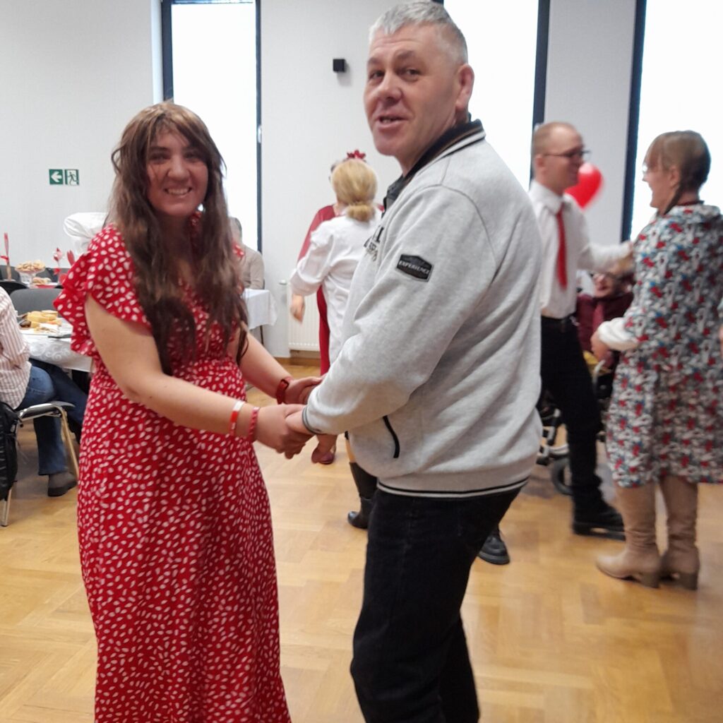 Tańcząca para podopiecznych