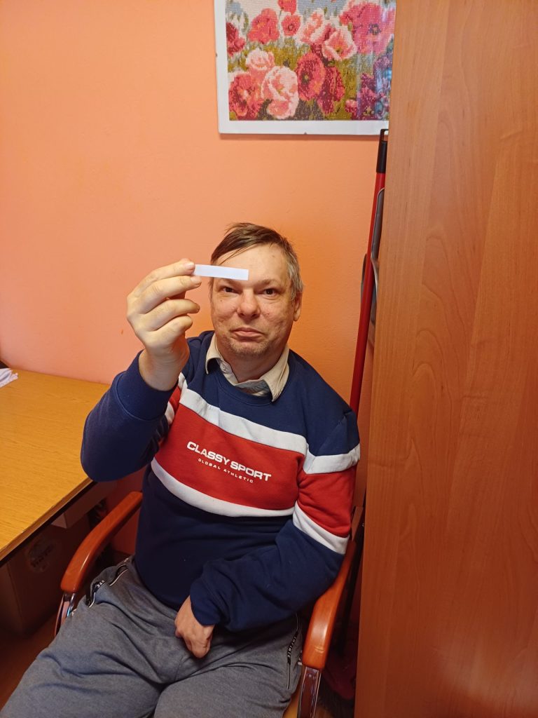 podopieczny prezentuje rozwiązania zadania