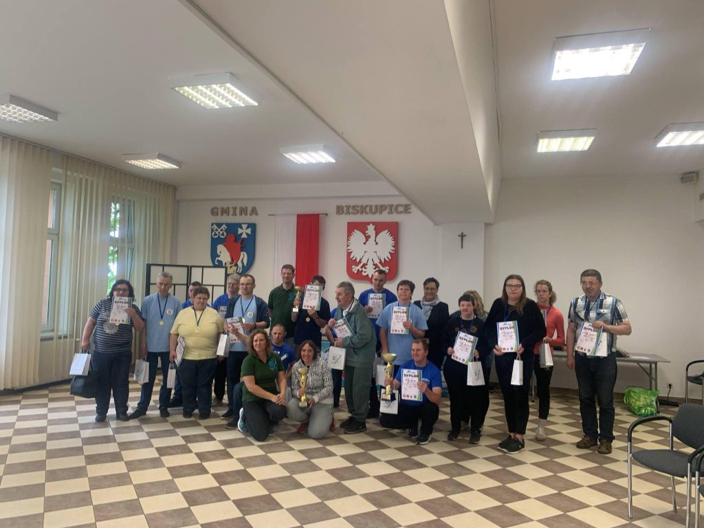 zdjęcie grupowe uczestników turnieju NOVUS