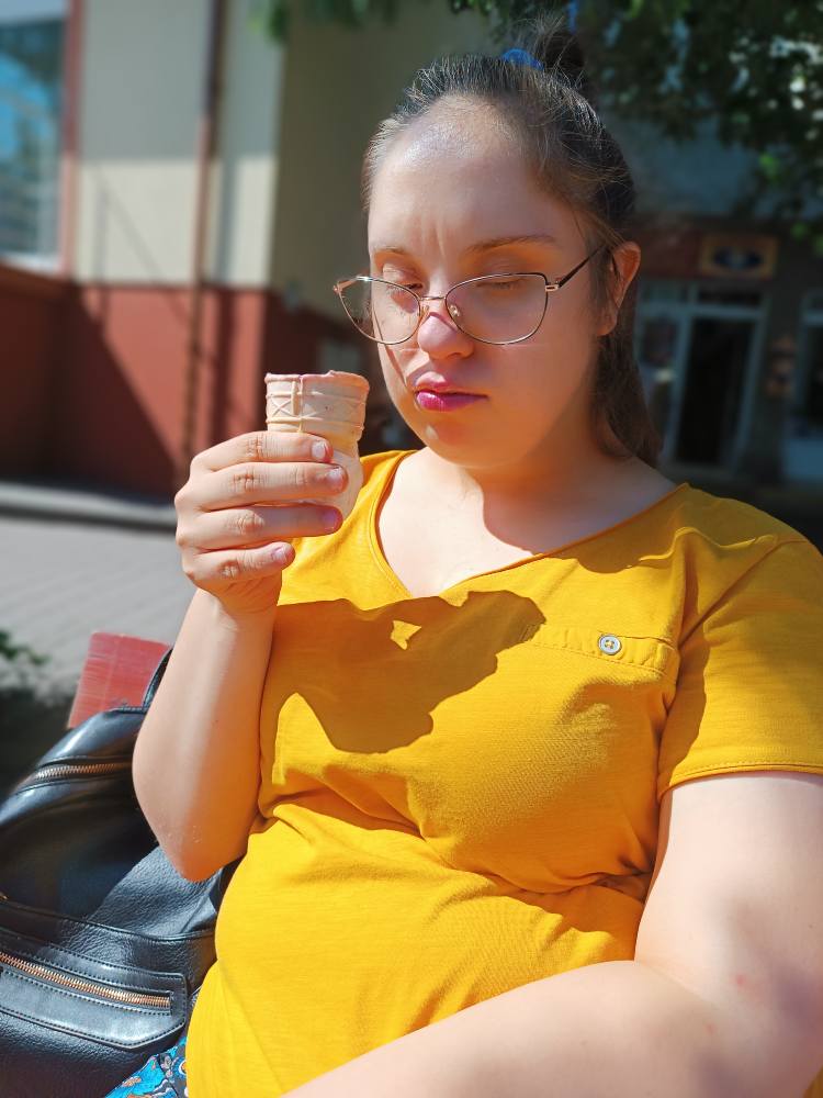 Podopieczna je loda
