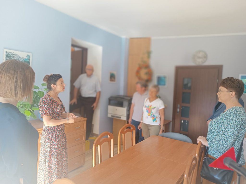 przedstawiciele Rady Gminy w pracowni edukacyjnej