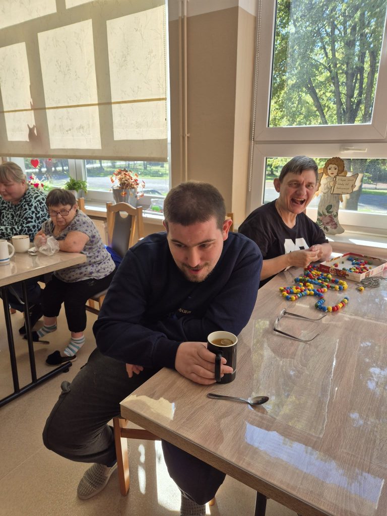 Podopieczni demonstrują swój śmiech
