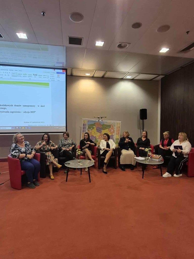 osoby prowadzące panele podczas konferencji