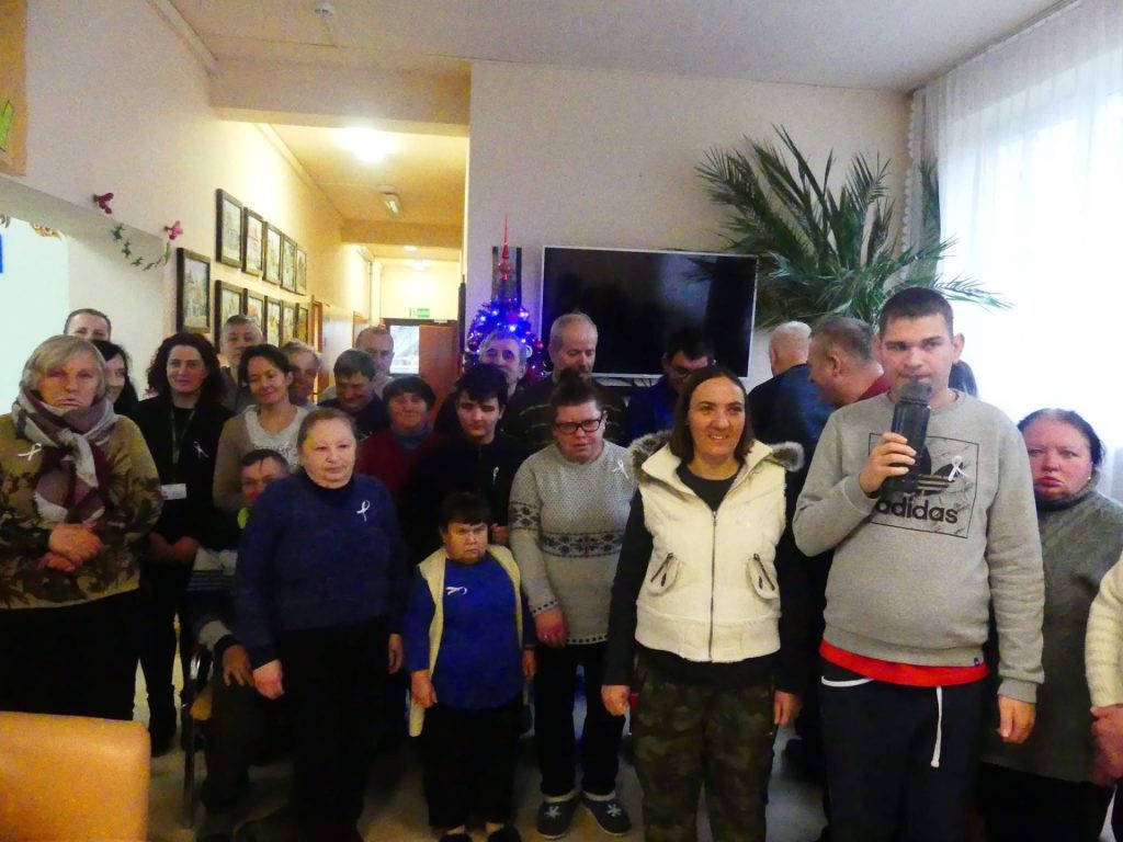 zdjęcie grupowe podopiecznych ŚDS w Zagórzanach