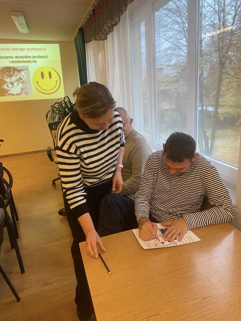 Podopieczni wykonują zadania dotyczące kulturalnego zachowywania się