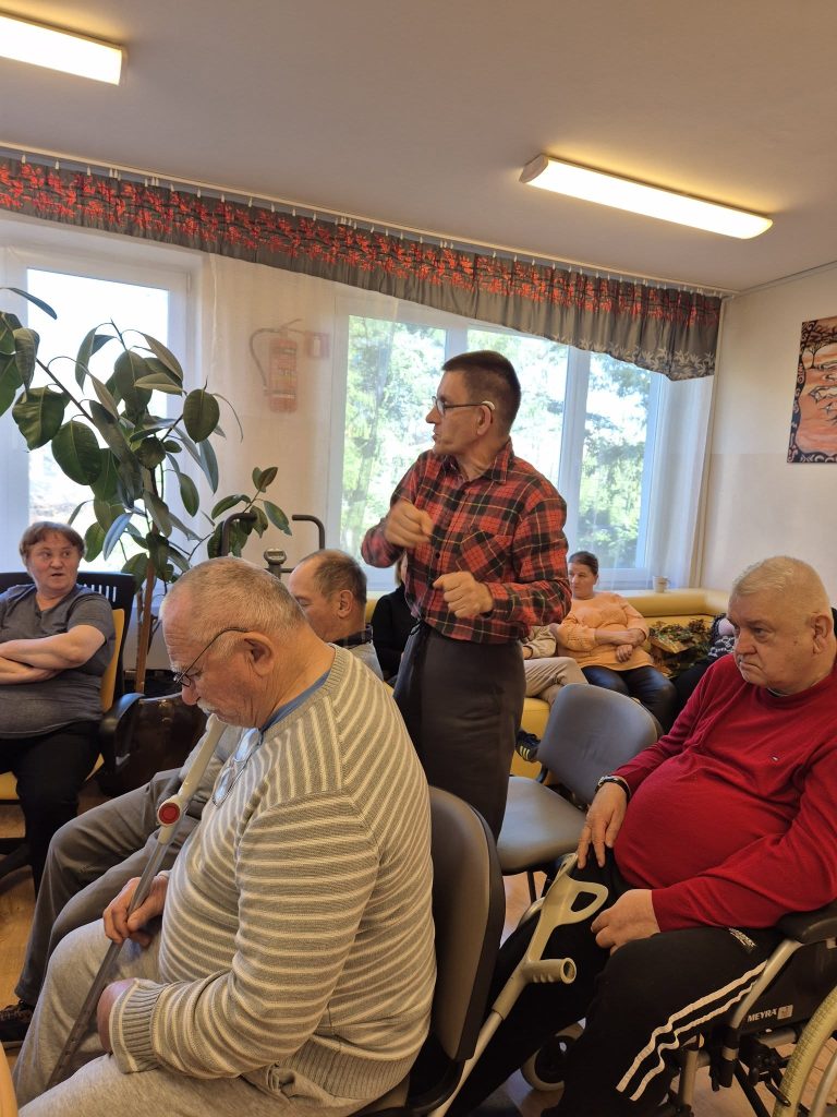 podopieczni podczas warsztatów w ramach projektu "wspólny cyfrowy świat"