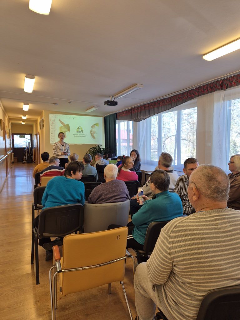 podopieczni podczas warsztatów w ramach projektu "wspólny cyfrowy świat"