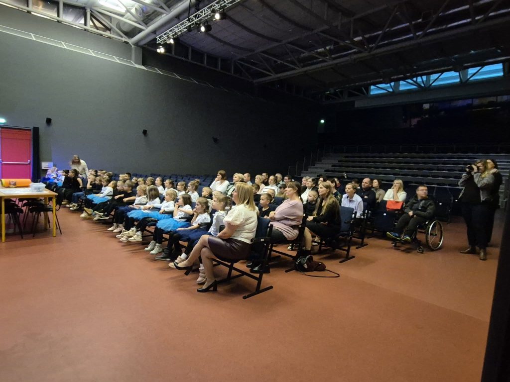 uczestnicy spotkania integracyjnego w ramach projektu "Wspólny cyfrowy świat"