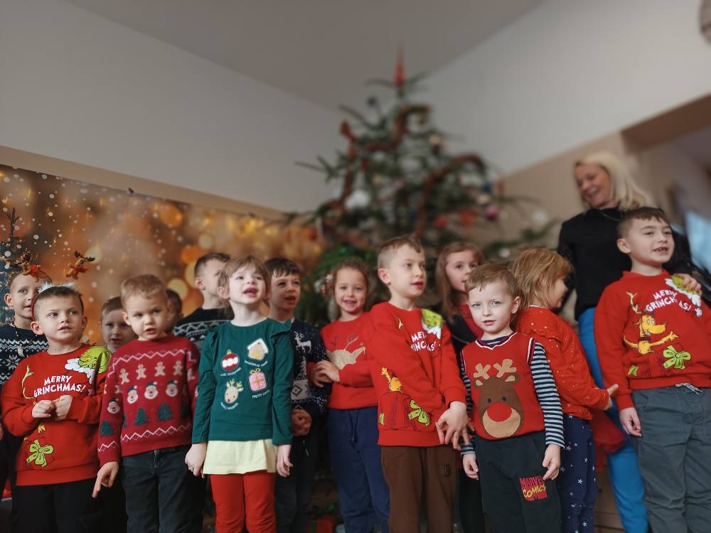 Przedszkolaki kolędują dla Podopiecznych ŚDS