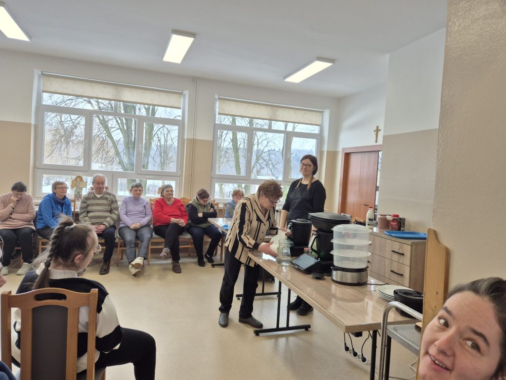 zdjęcie grupowe uczestników spotkania