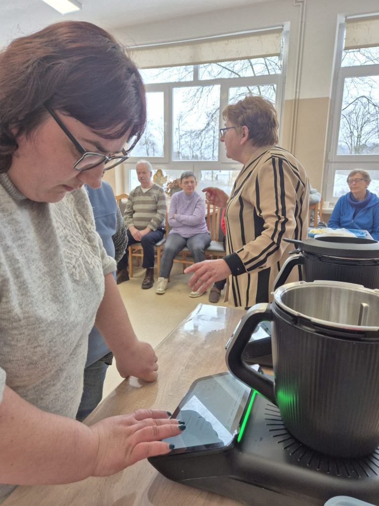 Podopieczna samodzielnie obsługuje Thermomix