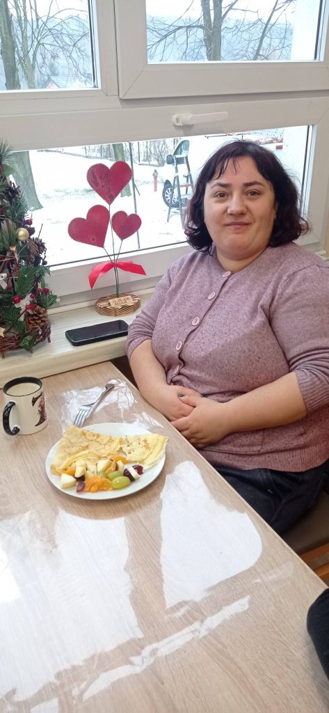 Podopieczna je naleśnika