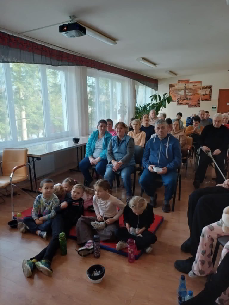 zdjęcie grupowe uczestników spotkania