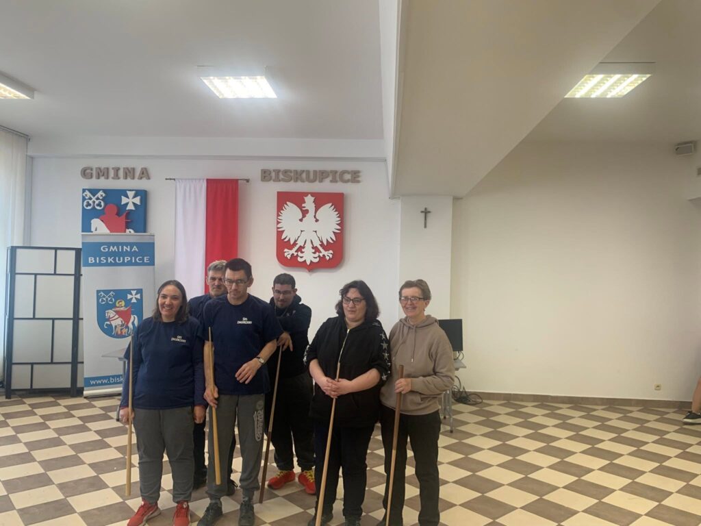 zdjęcie grupowe reprezentantów ŚDS w Zagórzanach