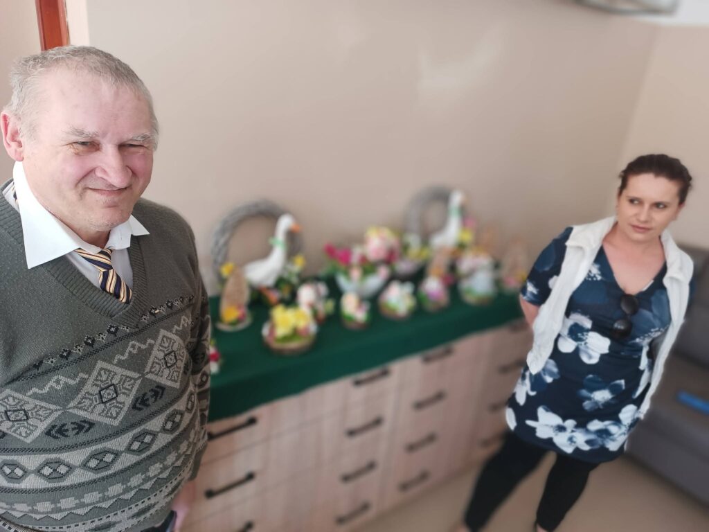 Podopieczni uczestniczący w Śniadaniu wielkanocnym
